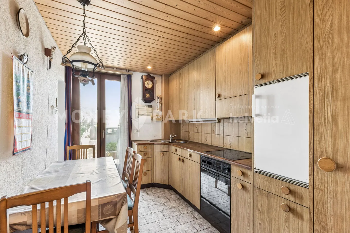 Maison jumelée de 6 pièces avec beaucoup de potentiel - Photo 4 sur 14