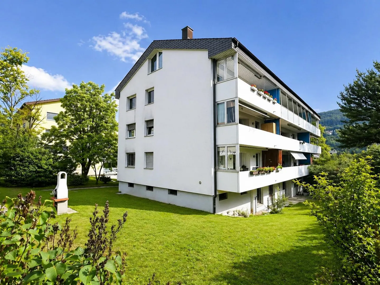 Appartamento luminoso di 4,5 stanze con vista sul verde - disponibile immediatamente o su appuntamento - Foto 1 di 12