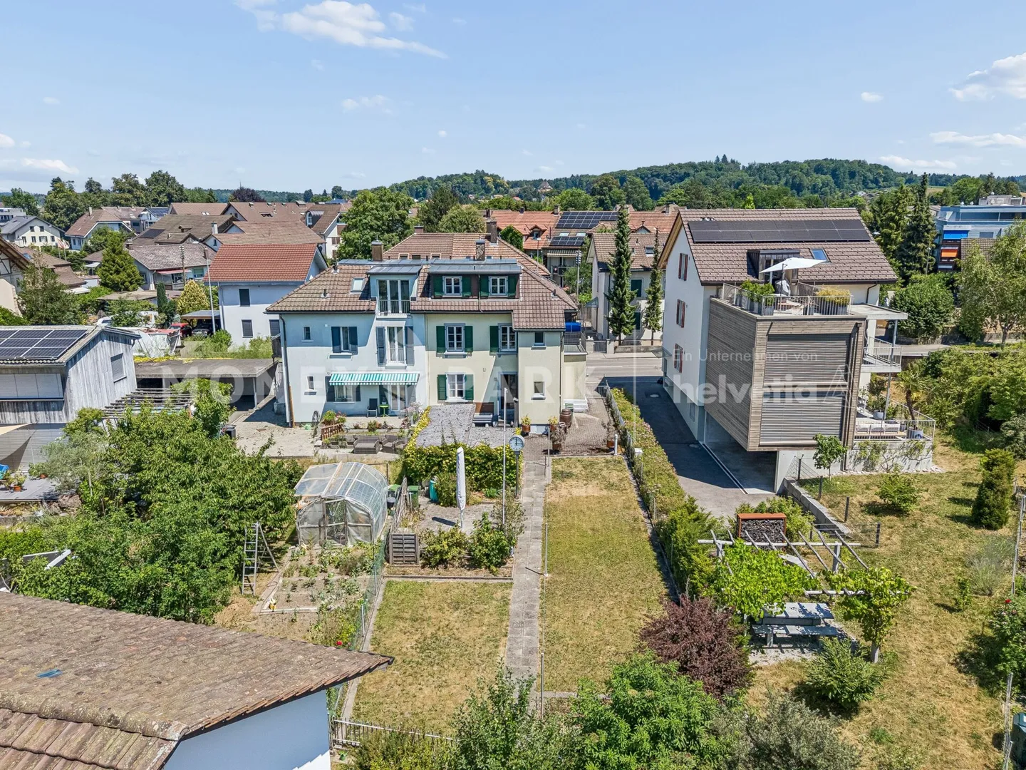 Maison jumelée de 6 pièces avec beaucoup de potentiel - Photo 13 sur 14