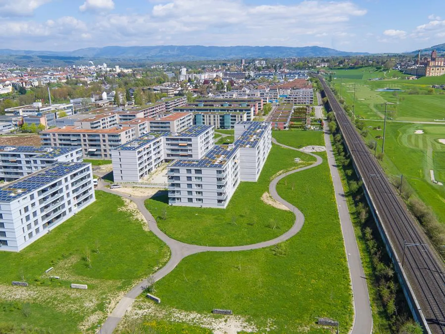 ***3'5'ZWG**97m2**EG**grosse Loggia*** - Foto 1 von 9