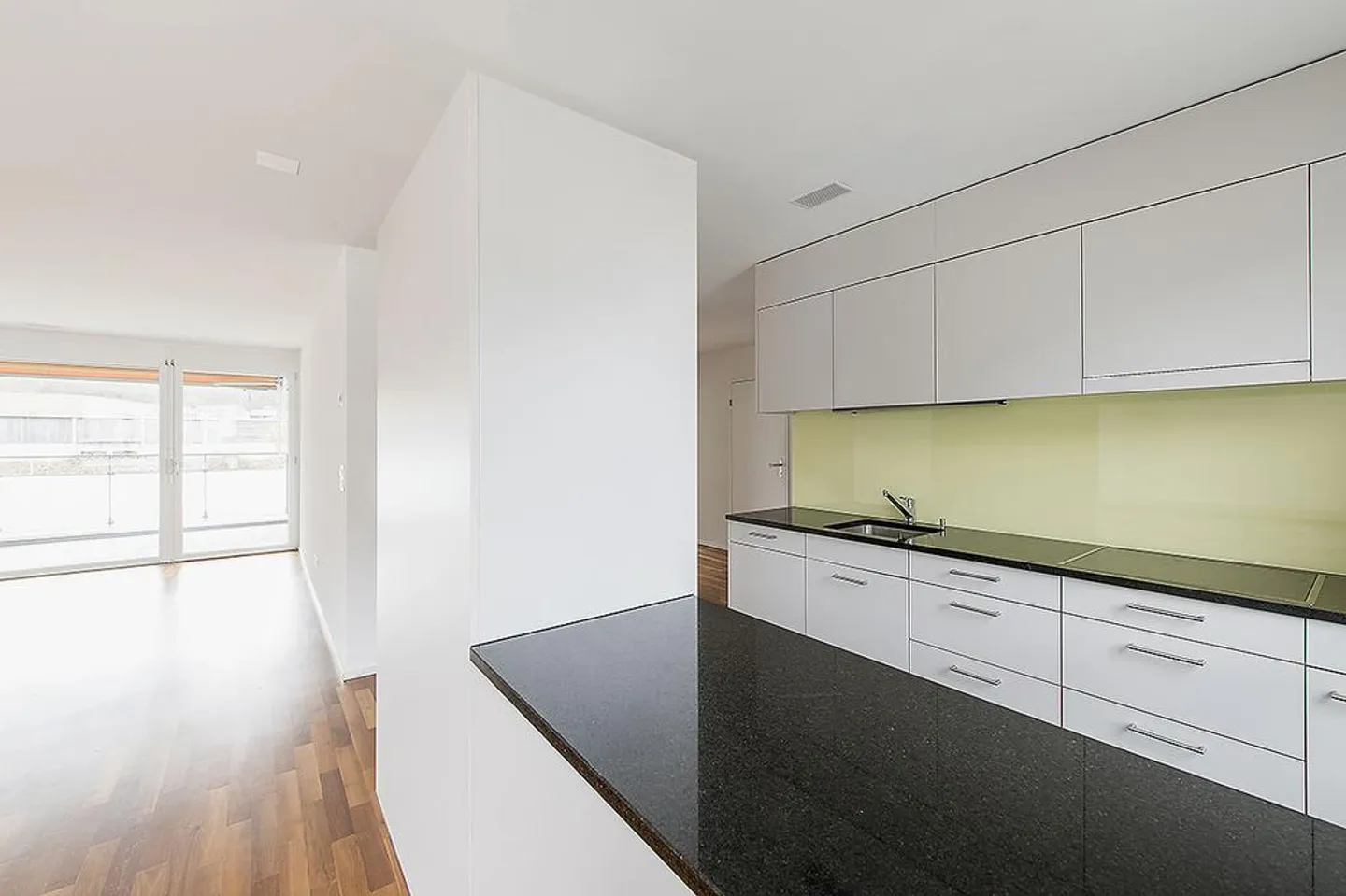 ***3'5'ZWG**97m2**EG**grosse Loggia*** - Foto 2 von 9