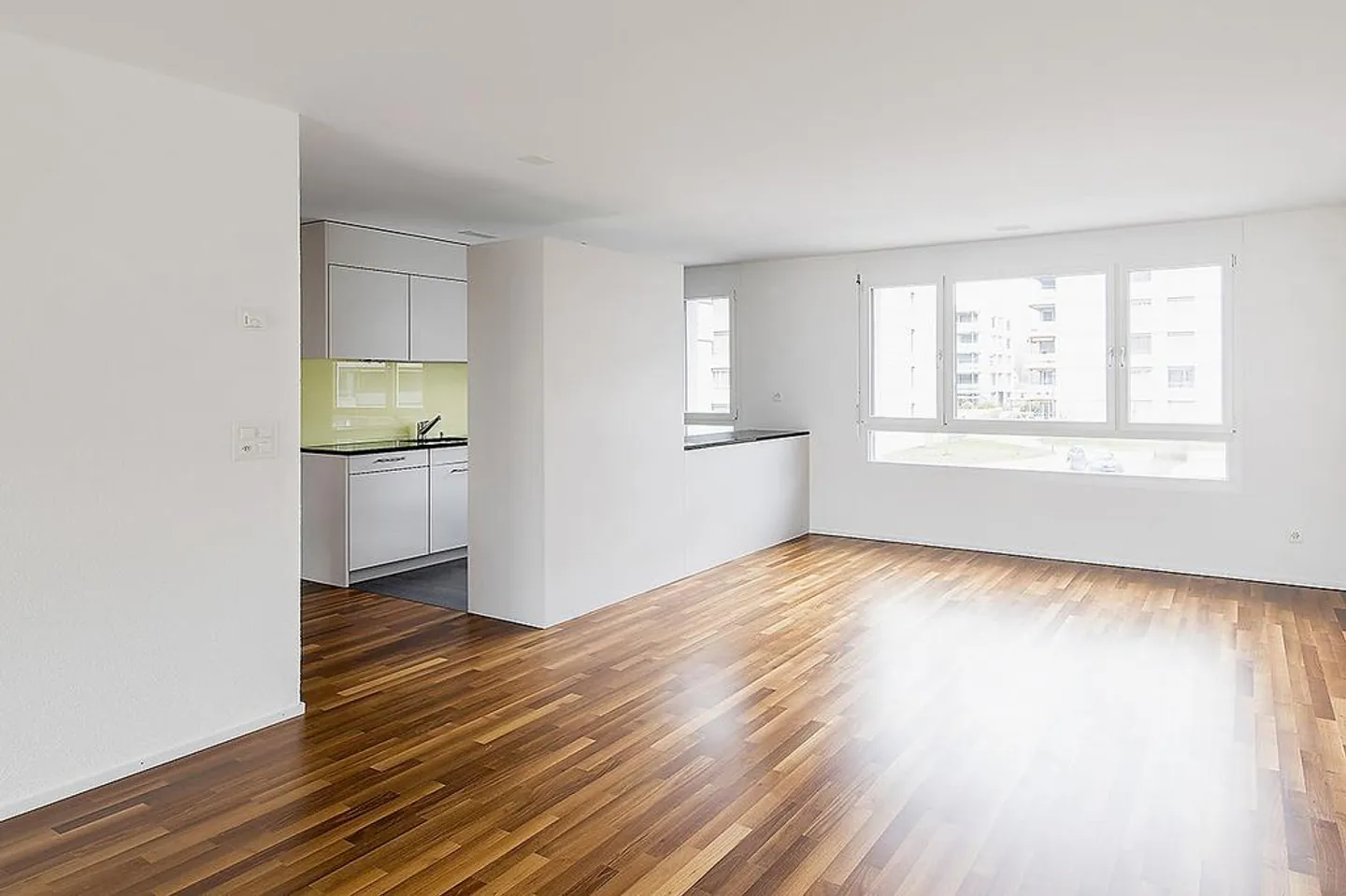 ***3'5'ZWG**97m2**EG**grosse Loggia*** - Foto 5 von 9