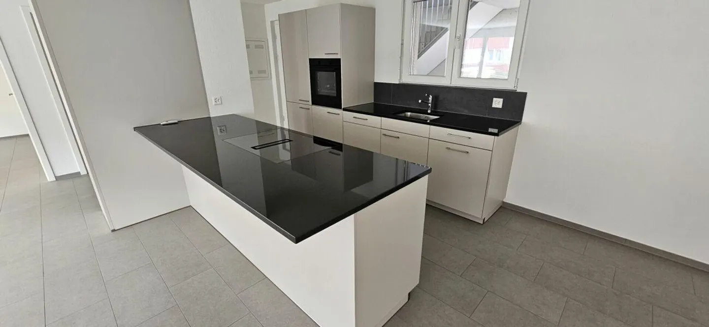 Top modern 2 1/2-room apartment, 70m2 - Photo 1 of 12