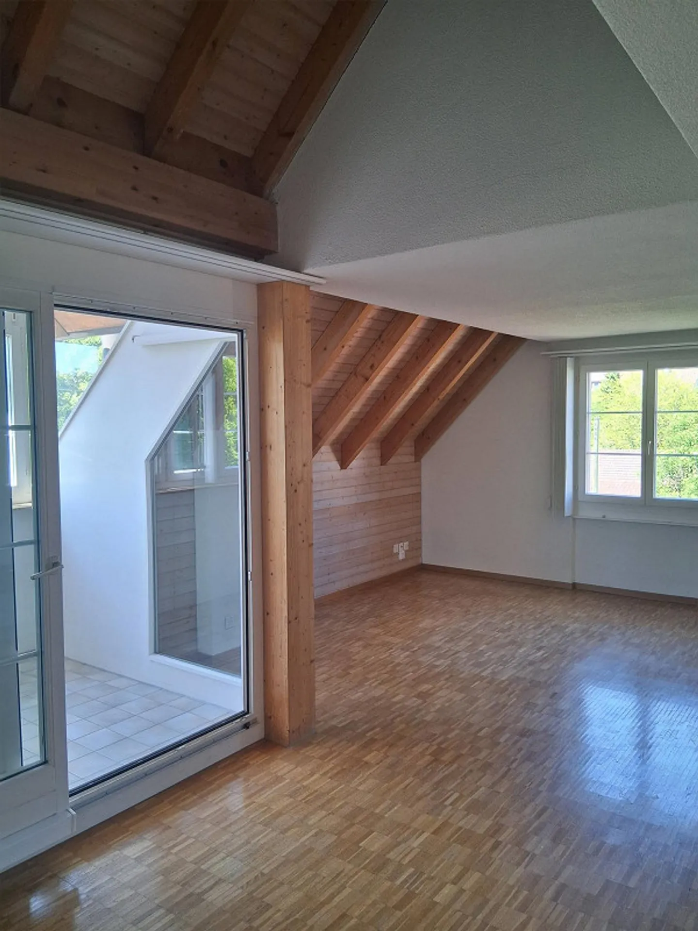 Bella maisonette di 4 1/2 stanze con charme in una posizione centrale - Foto 1 di 15