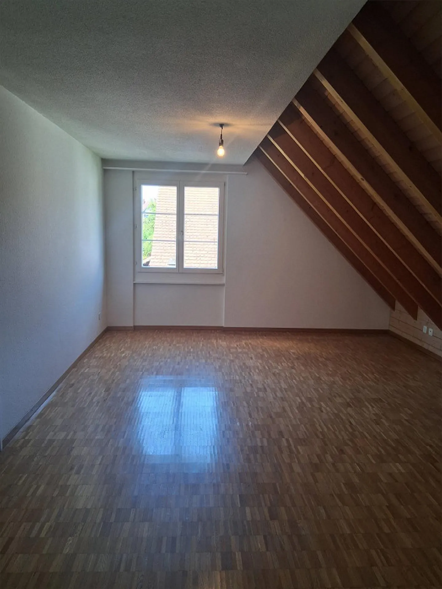 Bella maisonette di 4 1/2 stanze con charme in una posizione centrale - Foto 7 di 15