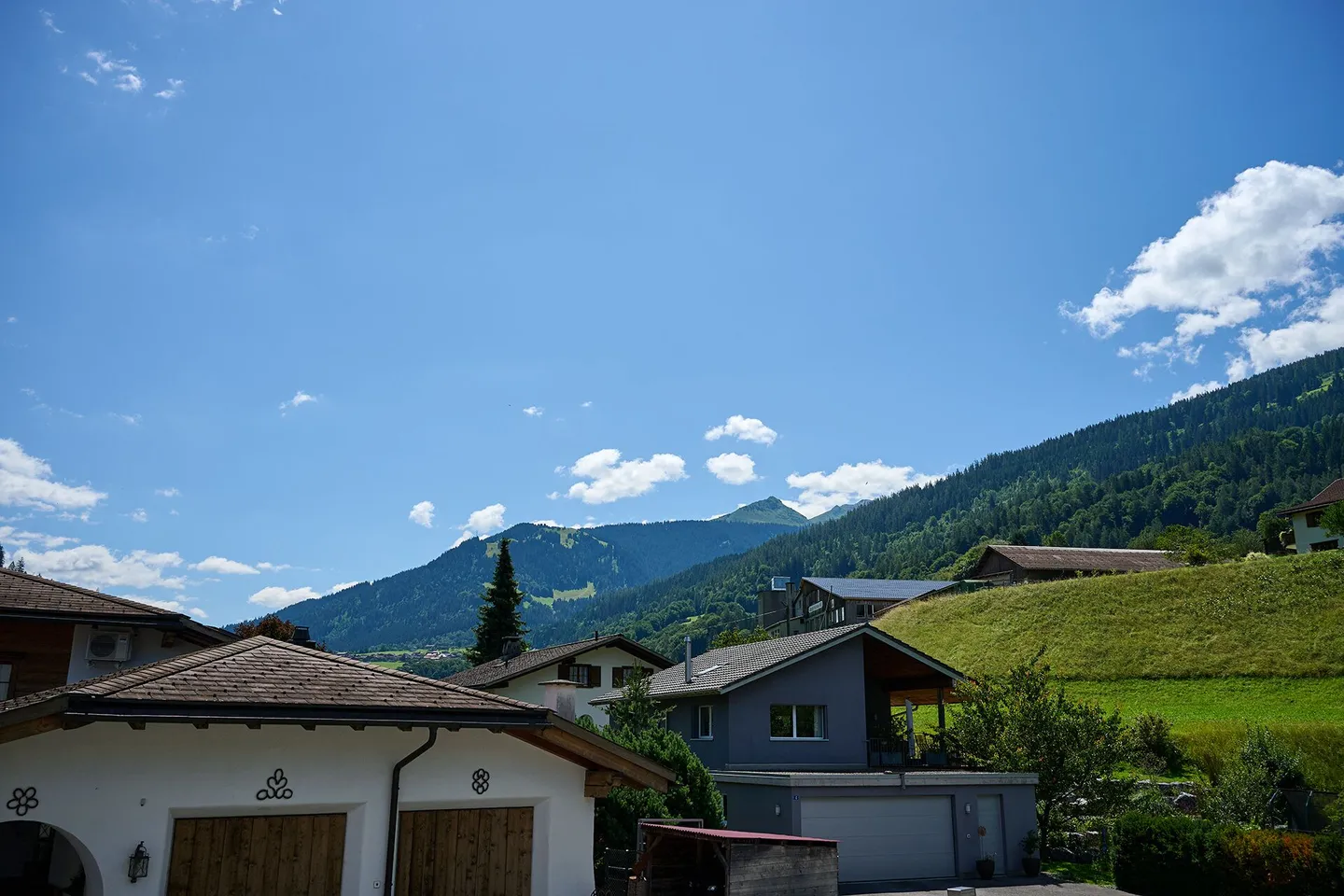 Family-friendly 4.5 room apartment in the village center of Jenaz - Photo 11 of 11