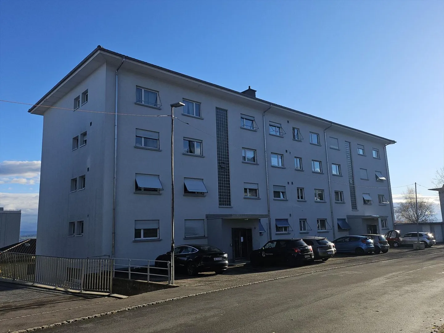 3.5-room apartment with large balcony and lake view - Photo 12 of 12