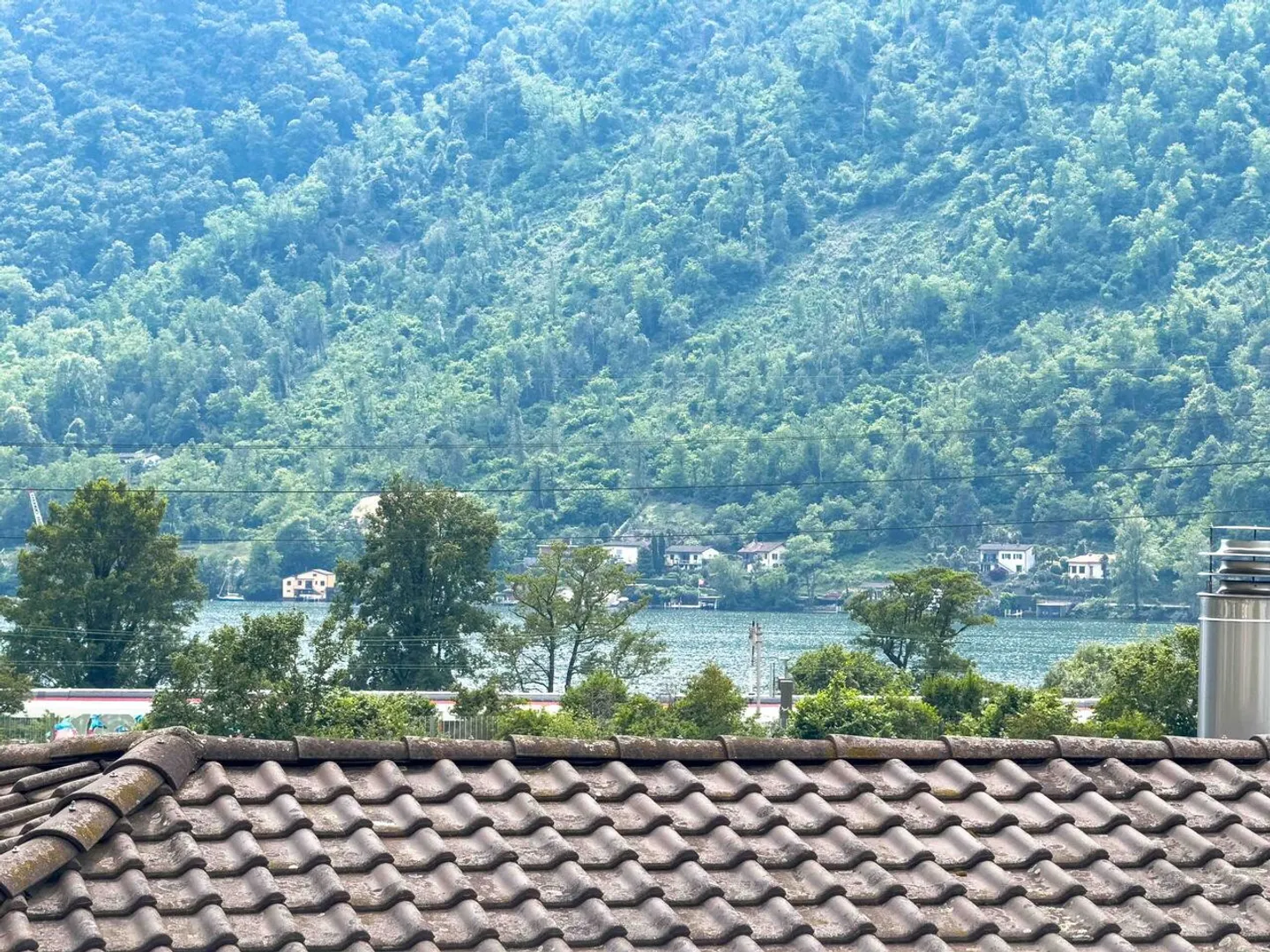 Großes und helles Doppelhaus in Melano - Foto 13 von 14