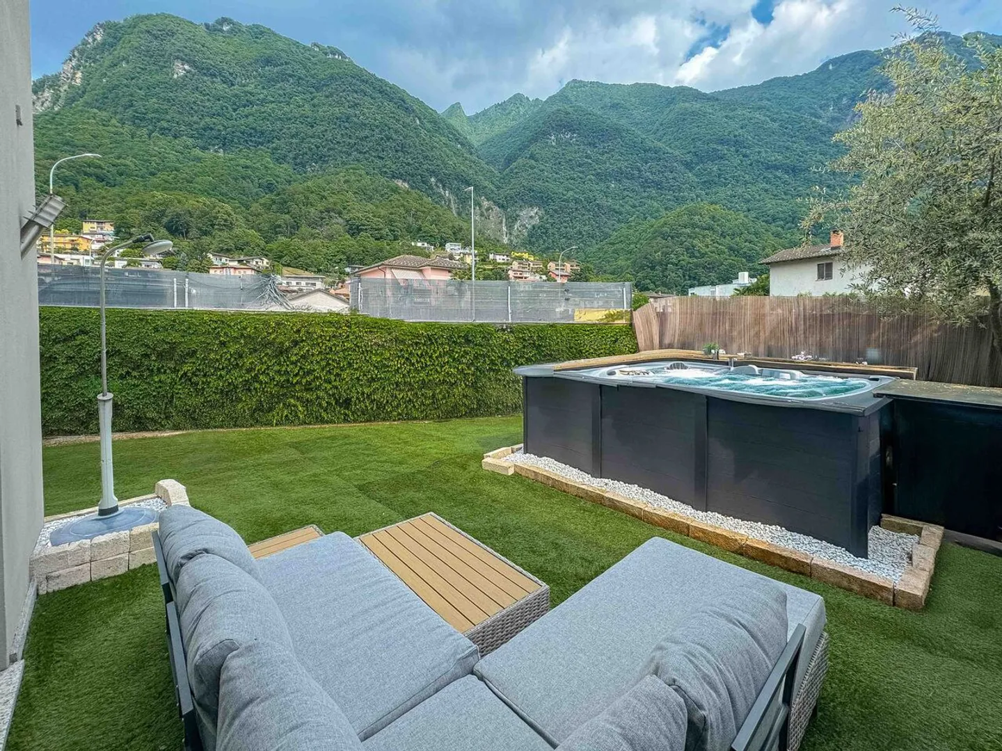 Großes und helles Doppelhaus in Melano - Foto 7 von 14