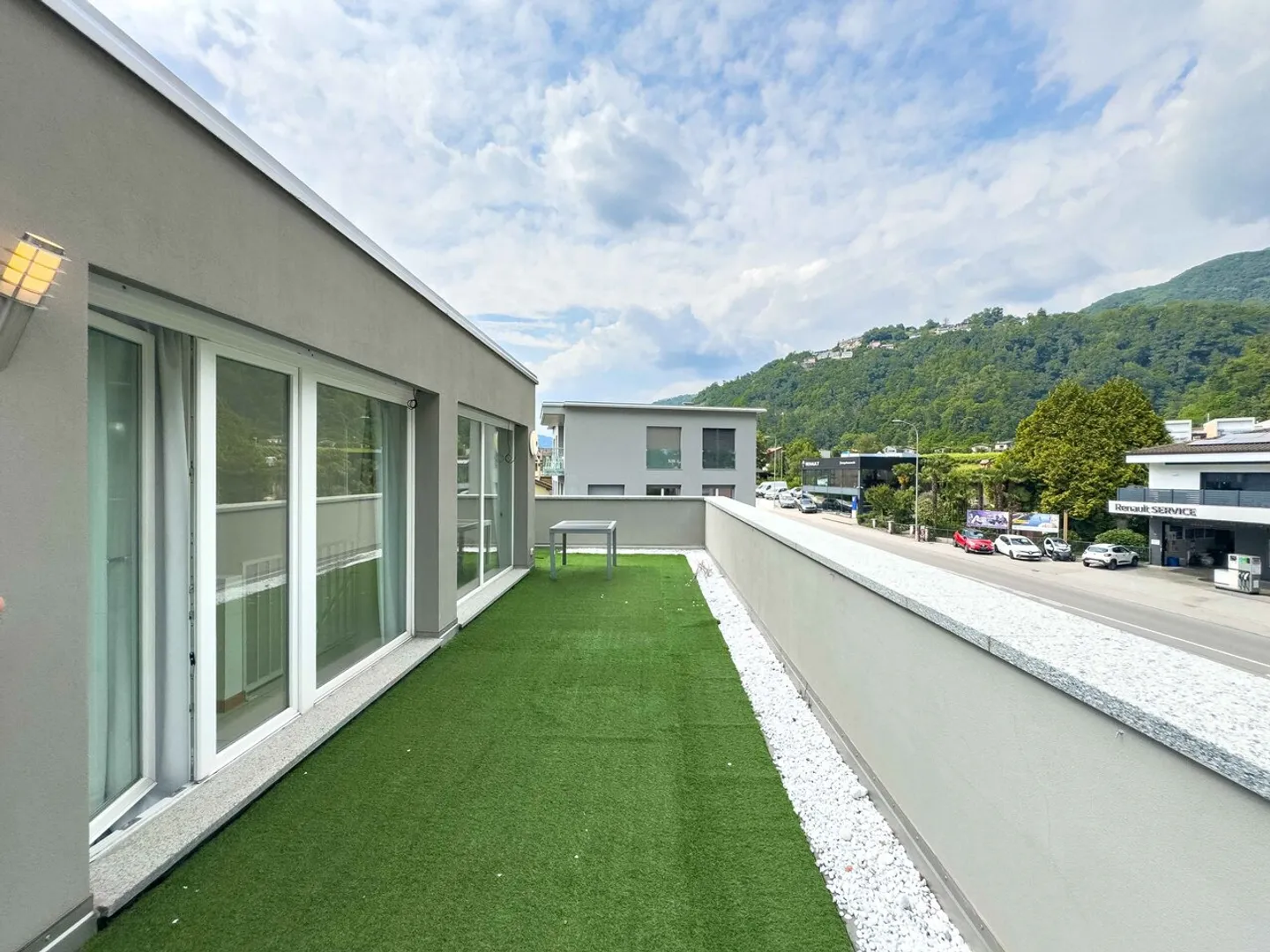 Großes und helles Doppelhaus in Melano - Foto 12 von 14