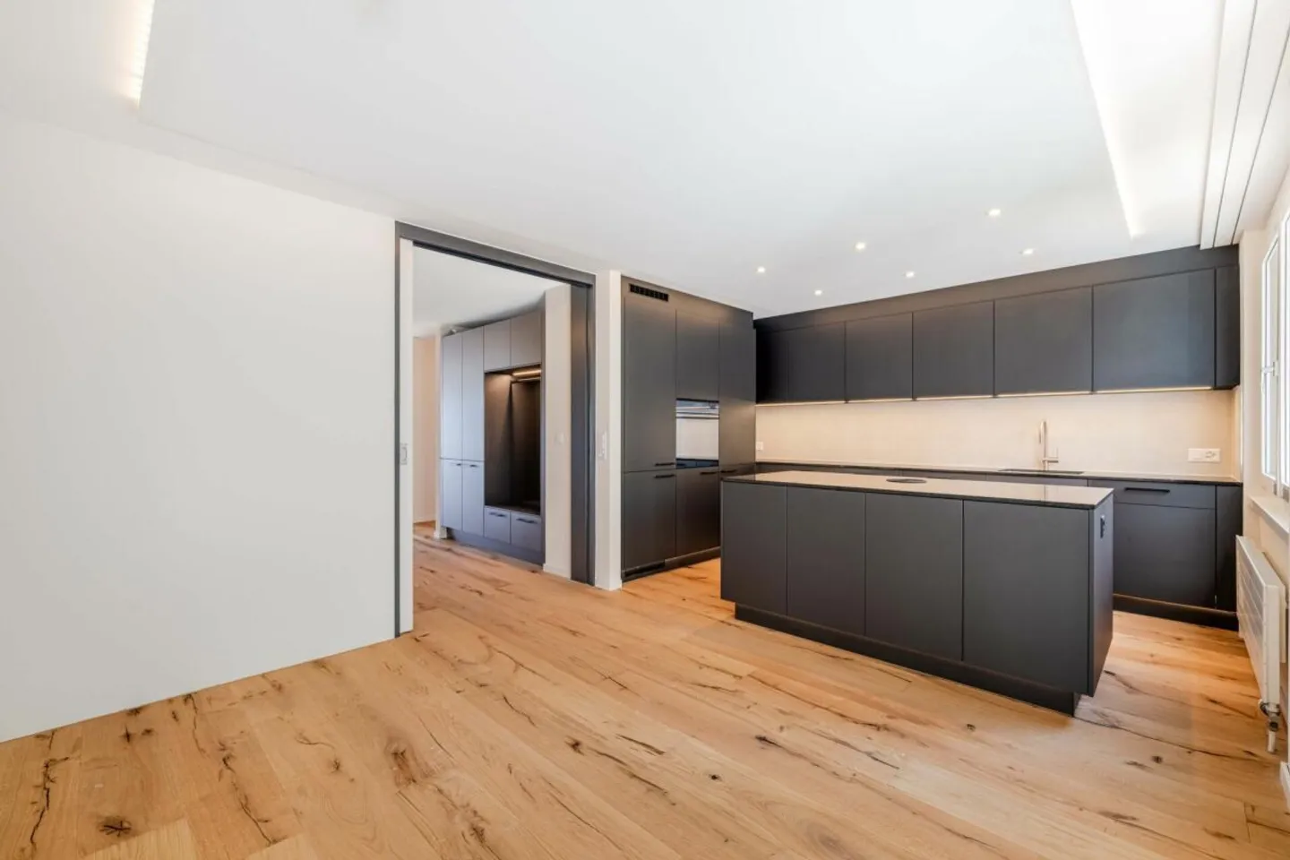 First occupancy after complete renovation: New and modern 4.5-room apartment... - Photo 3 of 13