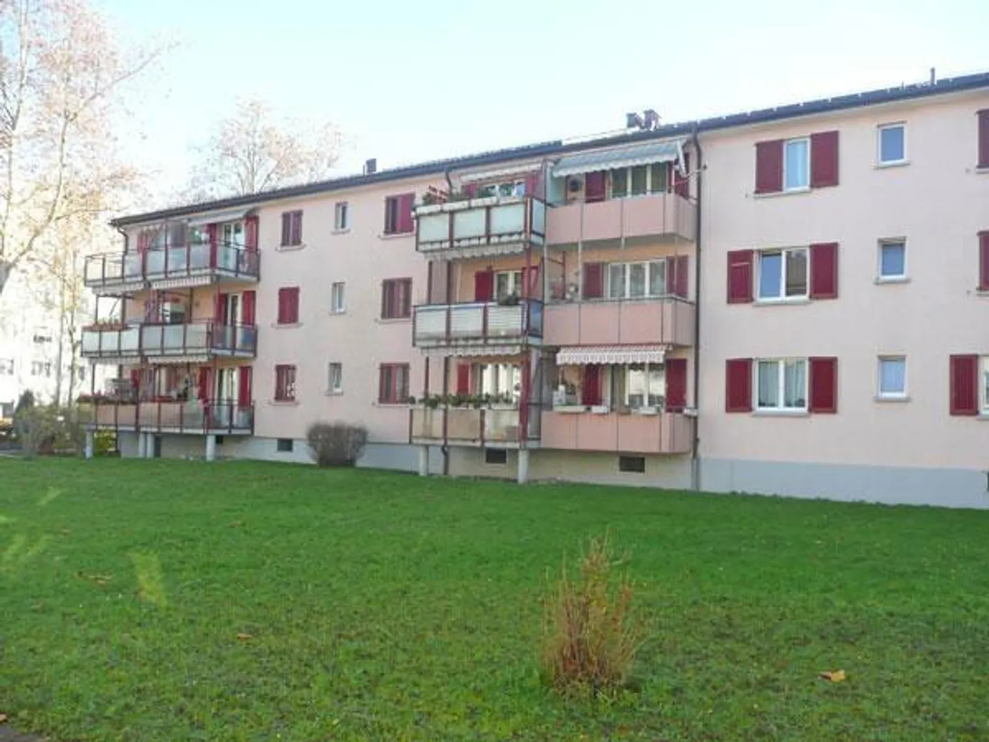 Appartement dans un emplacement central - Photo 2 sur 5