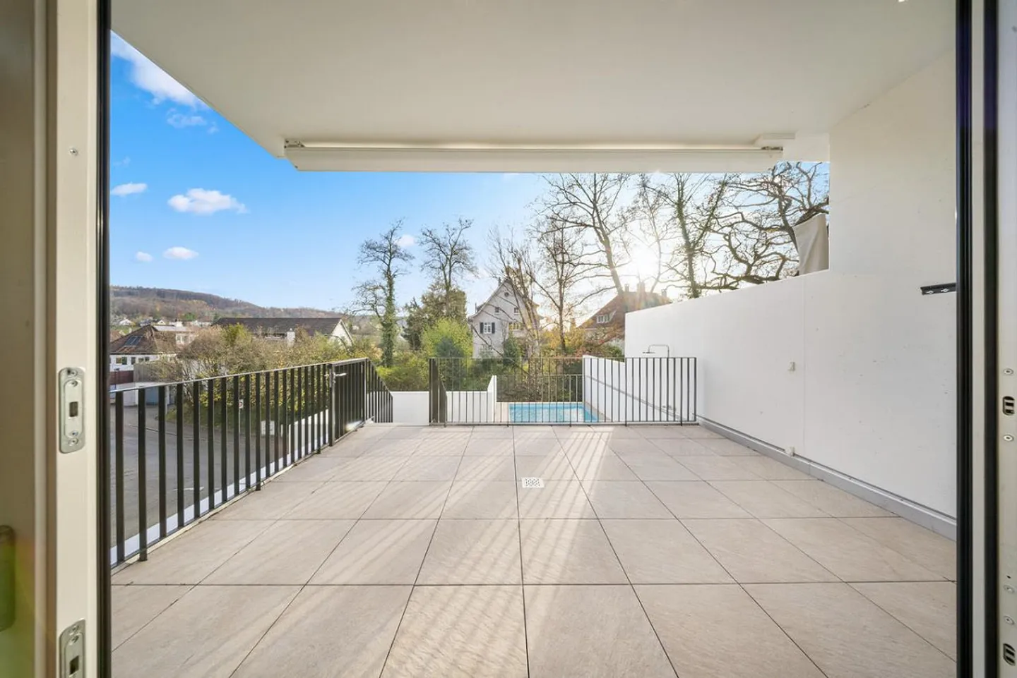 Exklusives Terrassenhaus mit Pool - Foto 11 von 15