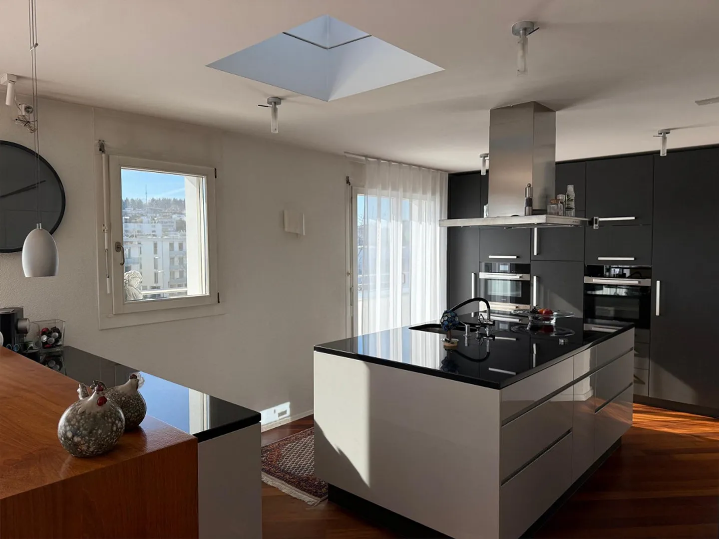 Attico luminoso con vista - Foto 2 di 14