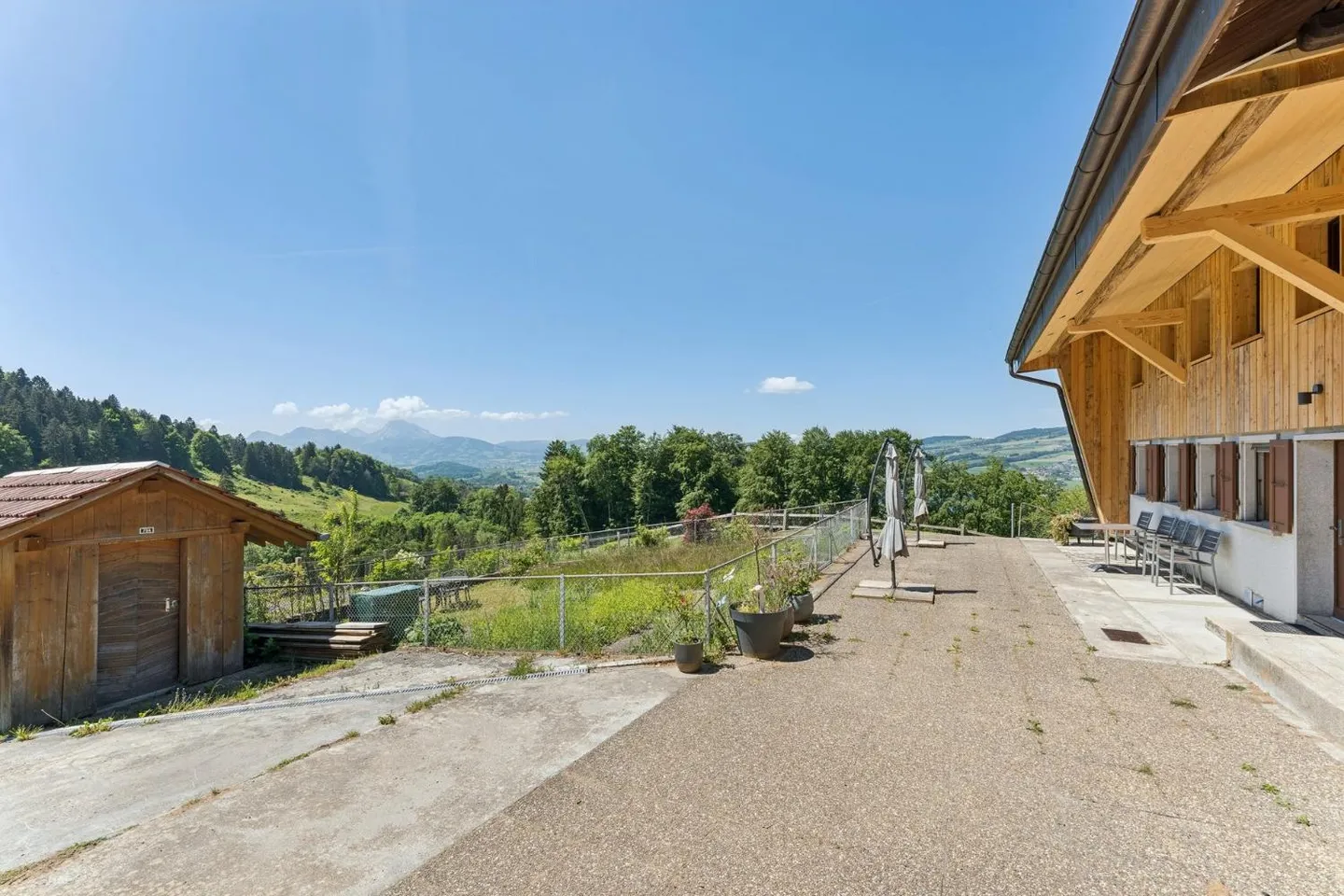 Elegante casa residenziale con vista impareggiabile sul lago e sulle montagne - Foto 11 di 12