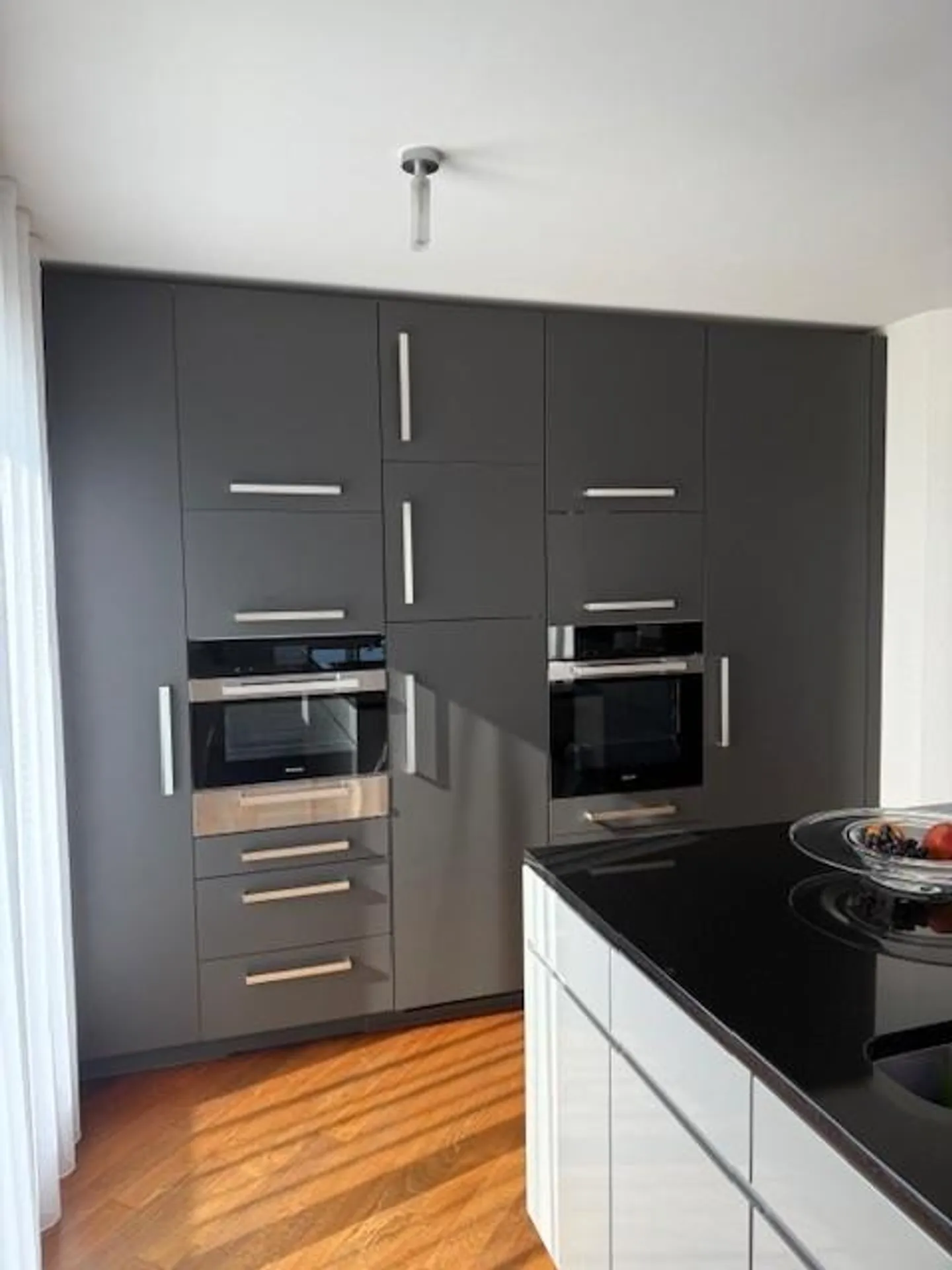 Attico luminoso con vista - Foto 4 di 14