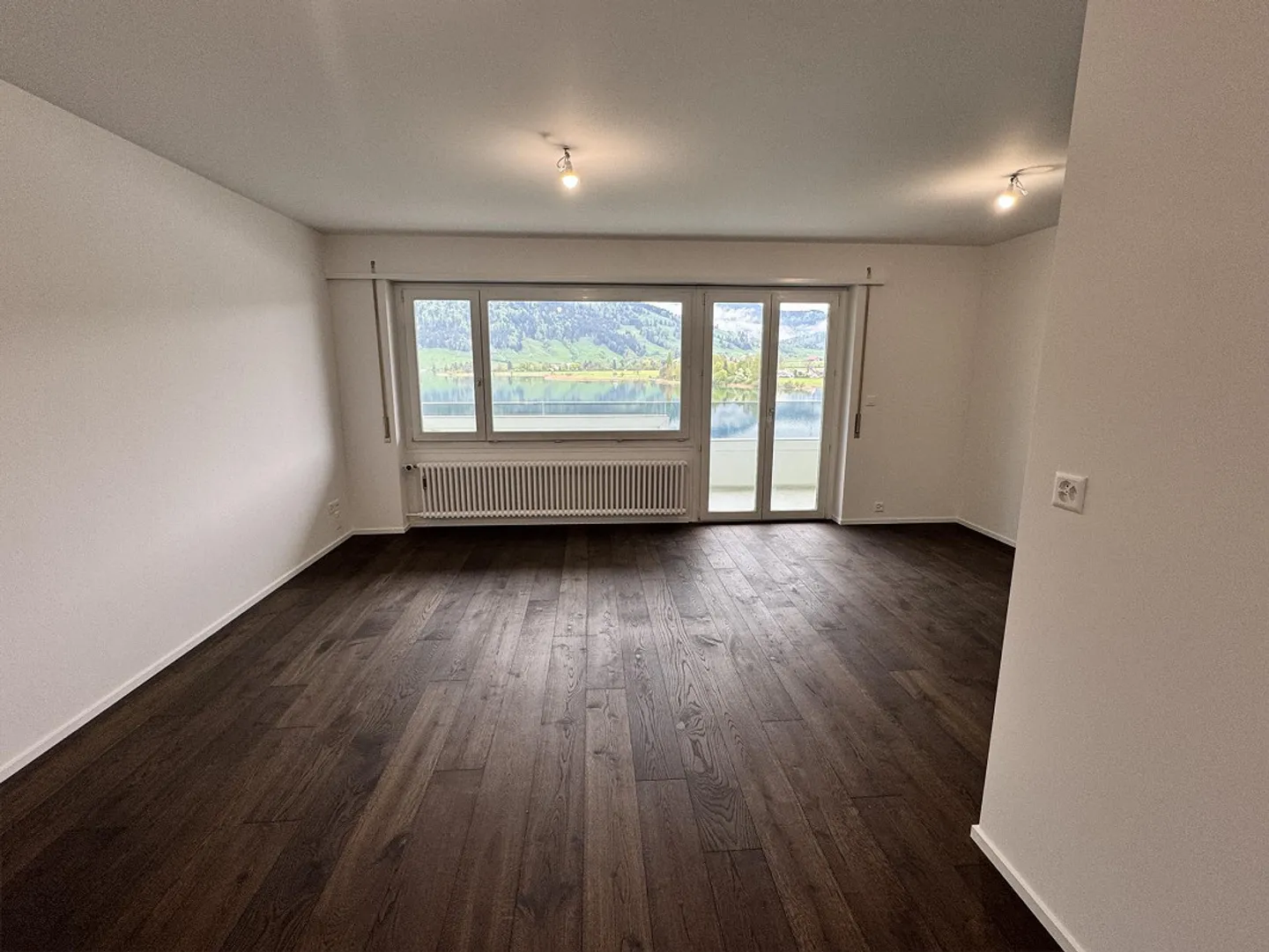 3.5 Room Apartment in Prime Location in Unterägeri for Sale - Photo 1 of 9
