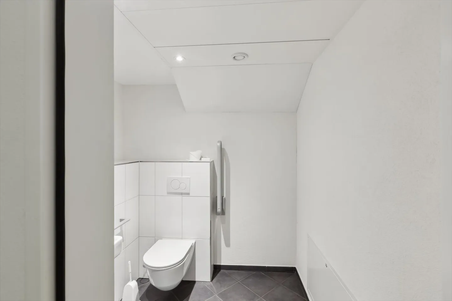 Central Location Commercial Space - Photo 8 of 10