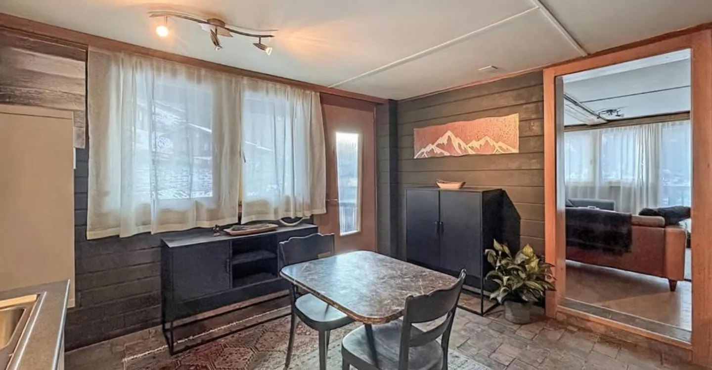 Incantevole appartamento duplex di 5,5 stanze vicino a Zermatt - Foto 3 di 12
