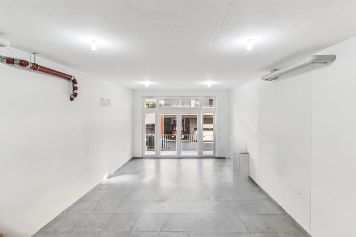 Spazio commerciale in affitto - Foto 2 di 6