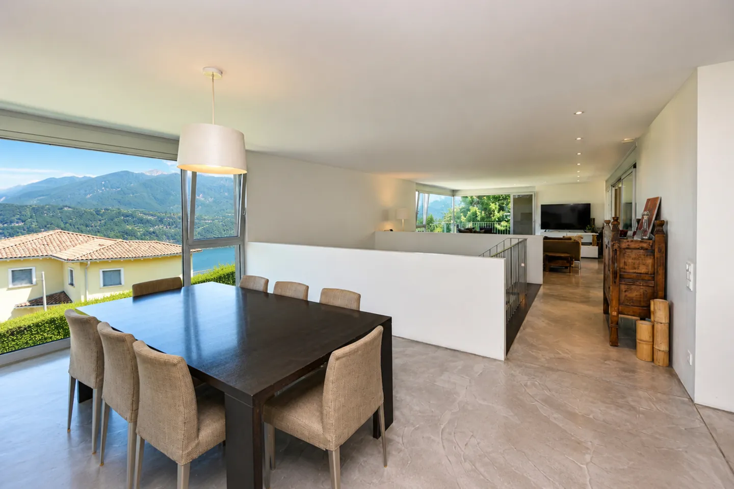 Modern Villa with Lake View - Photo 4 of 29