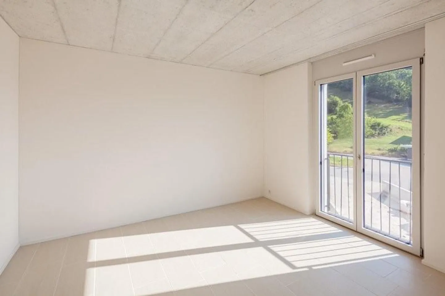 Comfortable Apartment Near Nature - Photo 5 of 6