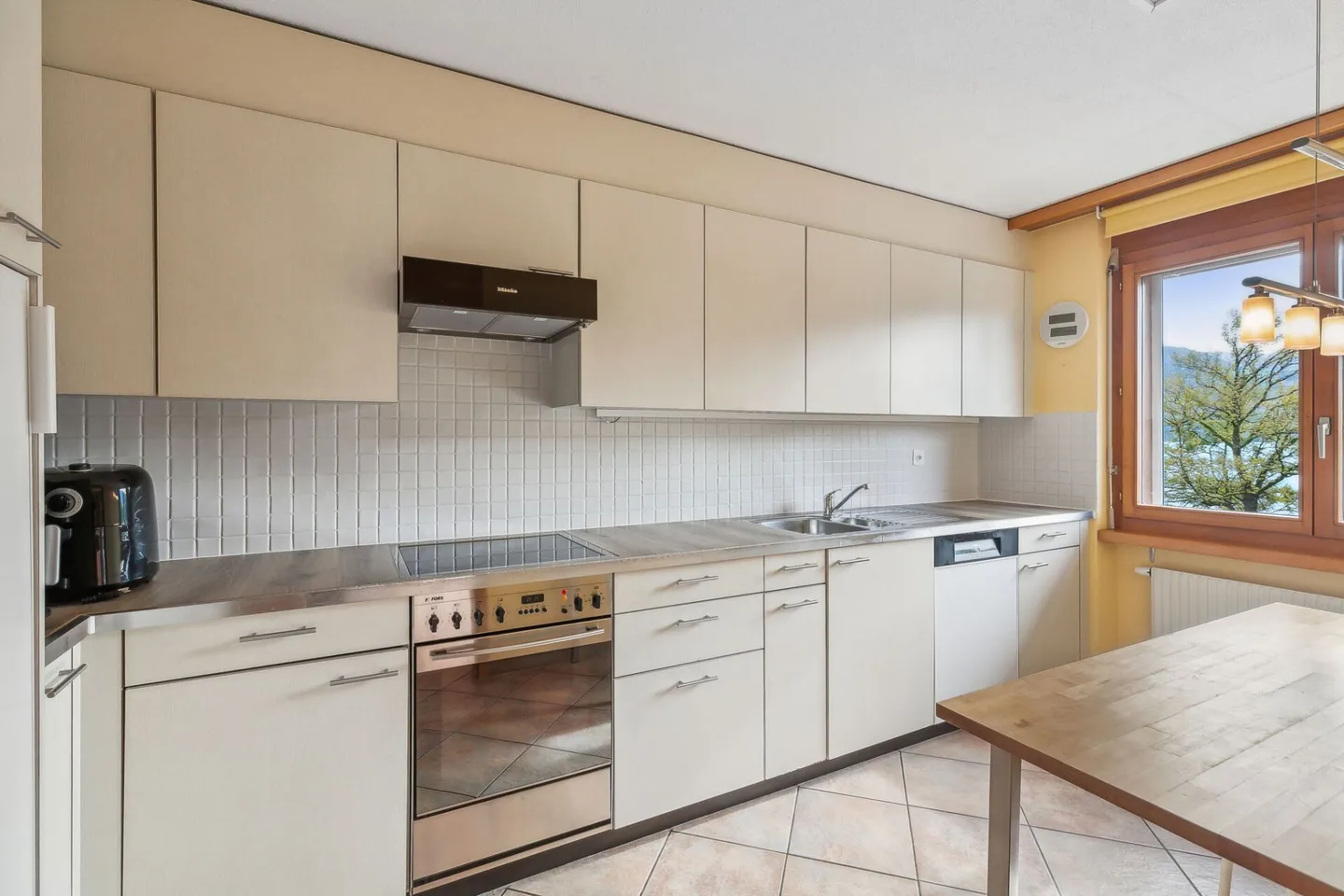 Appartamento di 4,5 stanze in posizione privilegiata con vista sul lago di Thun - Foto 13 di 13