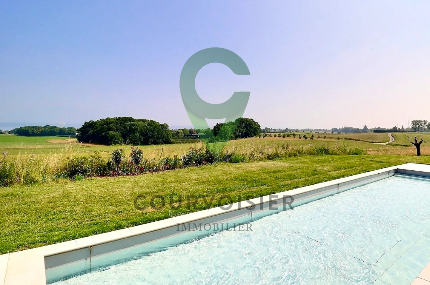 Propriété extraordinaire avec vue panoramique et 2 piscines - Photo 3 sur 11