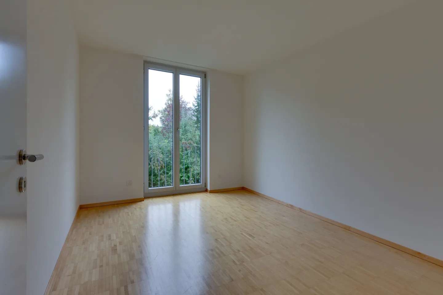 Modernes Apartment mit Balkon - Foto 6 von 6