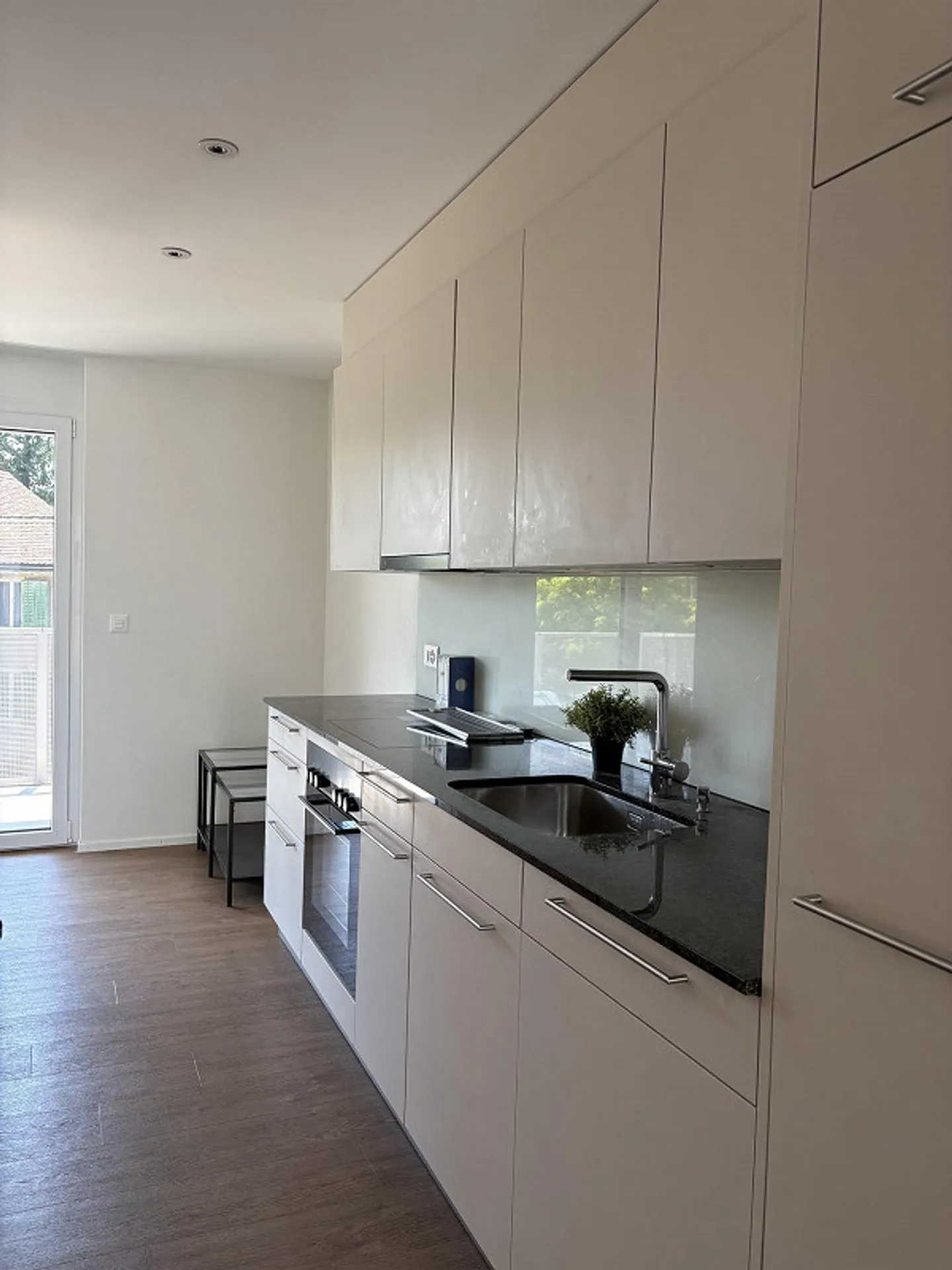Appartement moderne 2.5 pièces à Wetzikon ZH - Nouvelle construction avec balcon - Photo 3 sur 10