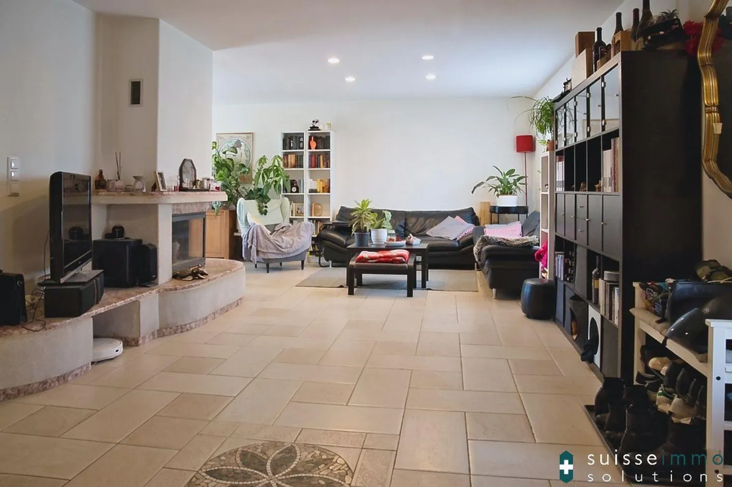 Single-family house with garden in a strategic location in Rancate - Photo 3 of 9