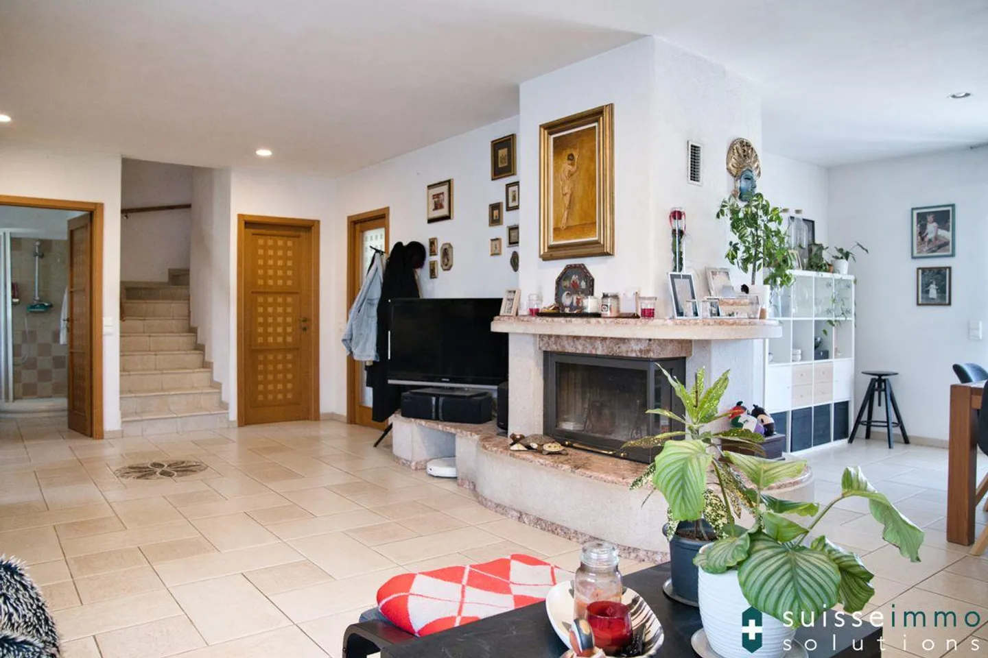Single-family house with garden in a strategic location in Rancate - Photo 2 of 9
