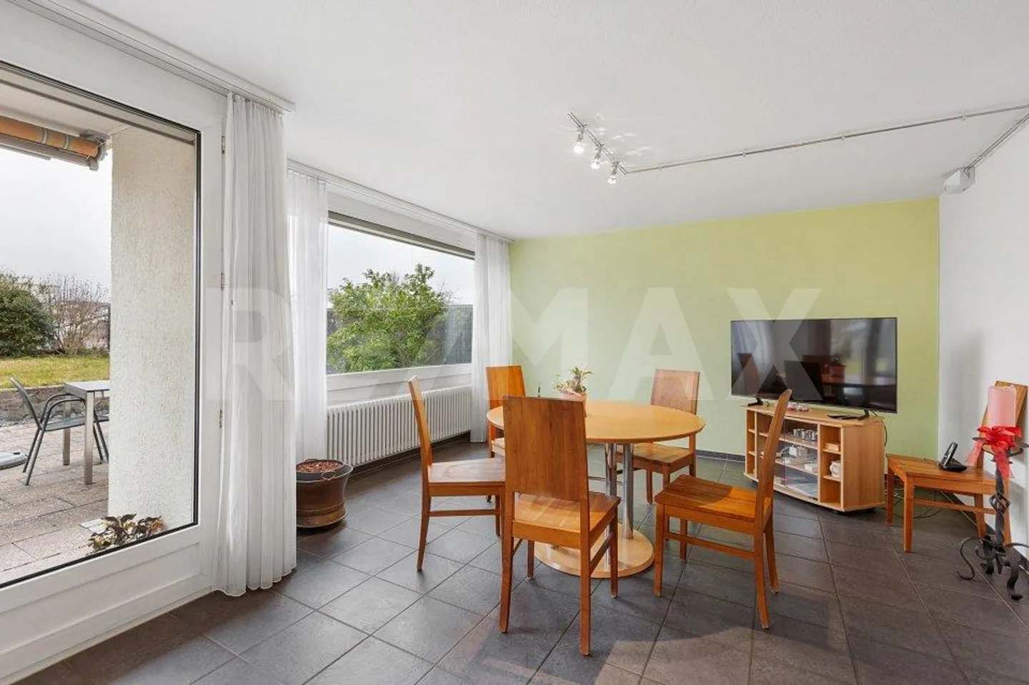 5.5-room end-of-terrace house with great potential for extension - Photo 3 of 10