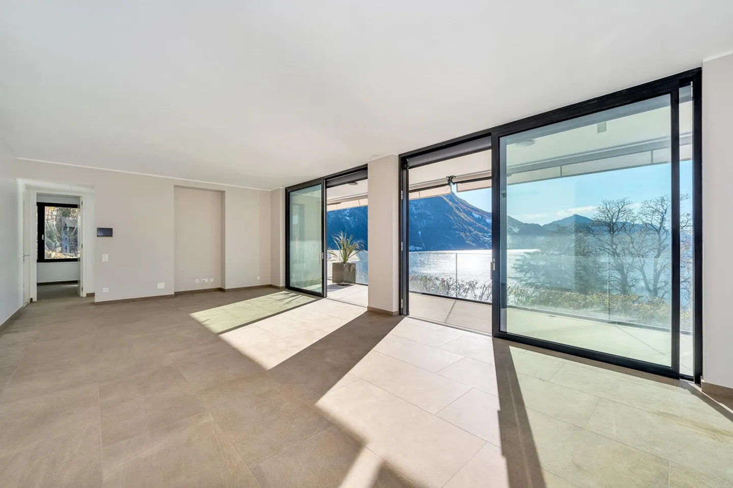 Appartamento piacevole di 4,5 stanze con giardino e vista lago a Castagnola - Foto 1 di 9