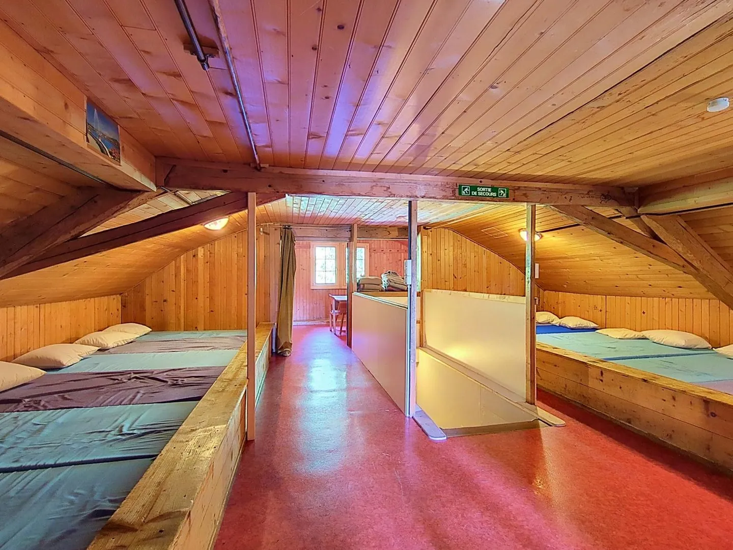 Grande chalet nel cuore della natura e vicino a Vevey e Montreux - Foto 8 di 17