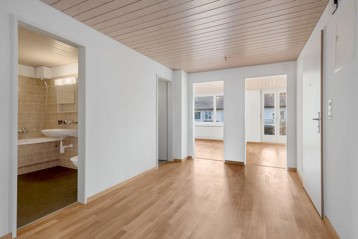 Cozy Apartment in the Green - Limited until 31.10.2027! - Photo 3 of 13