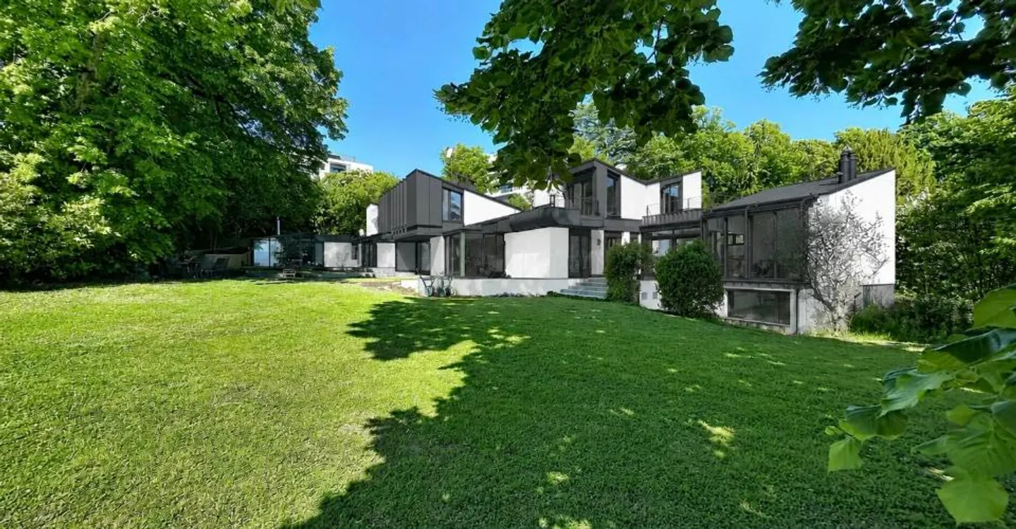 Villa with 17 rooms - Photo 3 of 13
