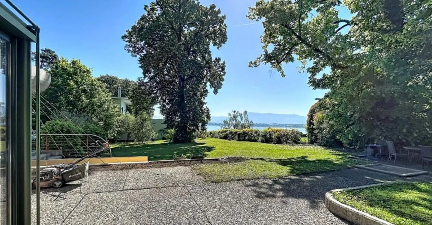 Villa with 17 rooms - Photo 4 of 13
