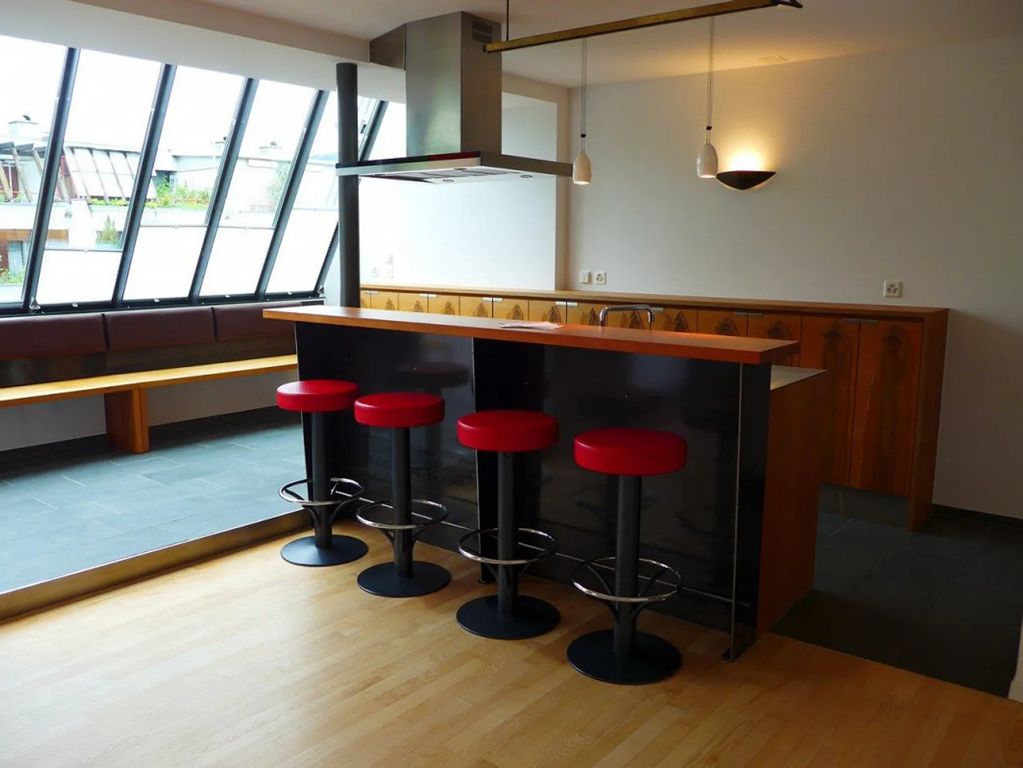 Spacious 5.5 Room Apartment in a Quiet Location with Ownership Standard - Photo 1 of 21