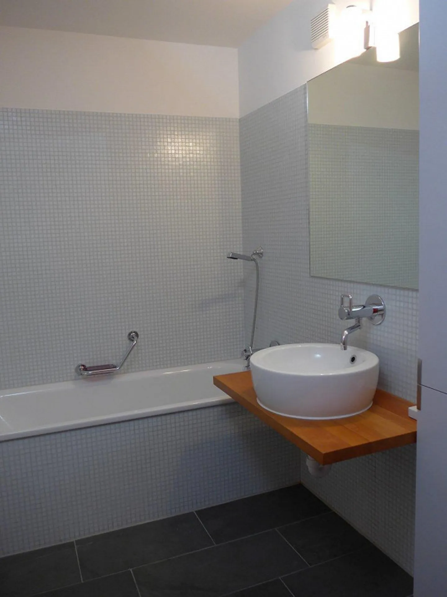 Spacious 5.5 Room Apartment in a Quiet Location with Ownership Standard - Photo 12 of 21