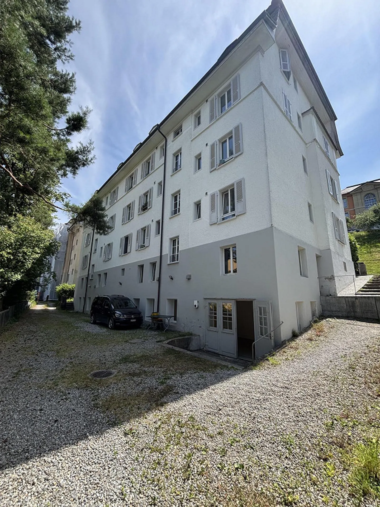 Versatile commercial space with 132 m² - Photo 1 of 10