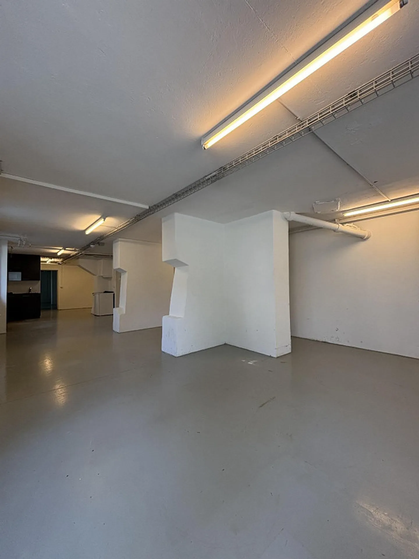 Versatile commercial space with 132 m² - Photo 2 of 10