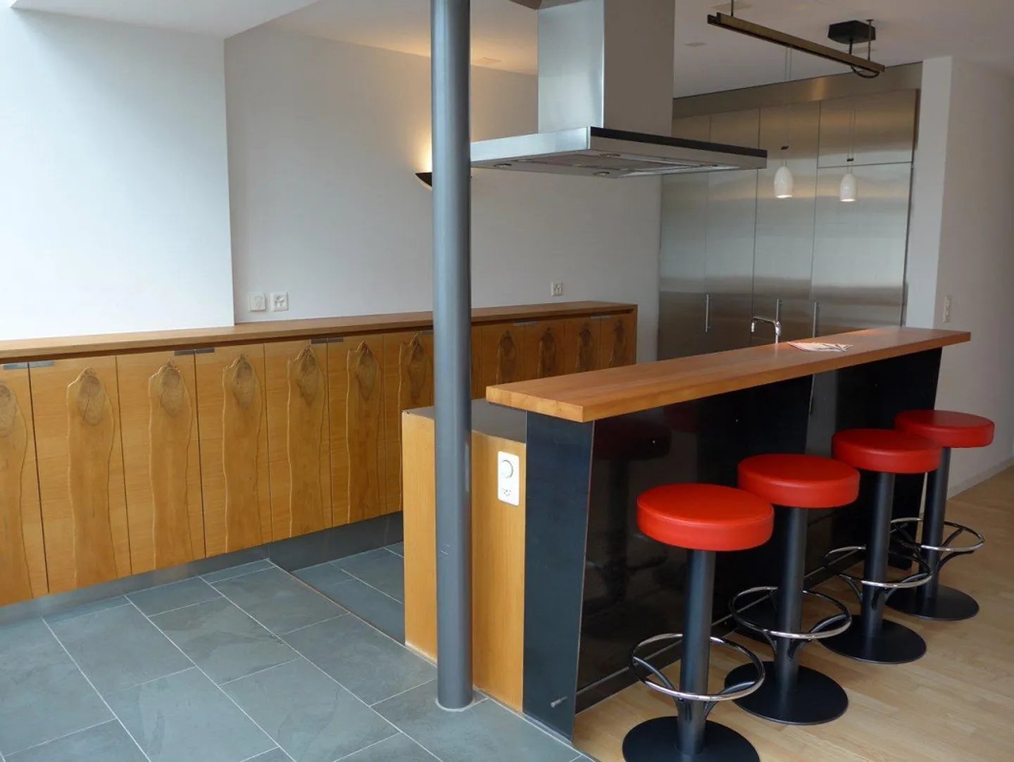 Spacious 5.5 Room Apartment in a Quiet Location with Ownership Standard - Photo 3 of 21