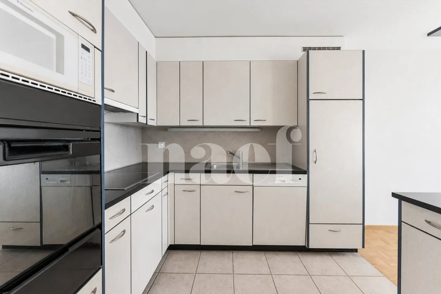 Appartement Charmant avec Vue sur le Lac - Photo 6 sur 13