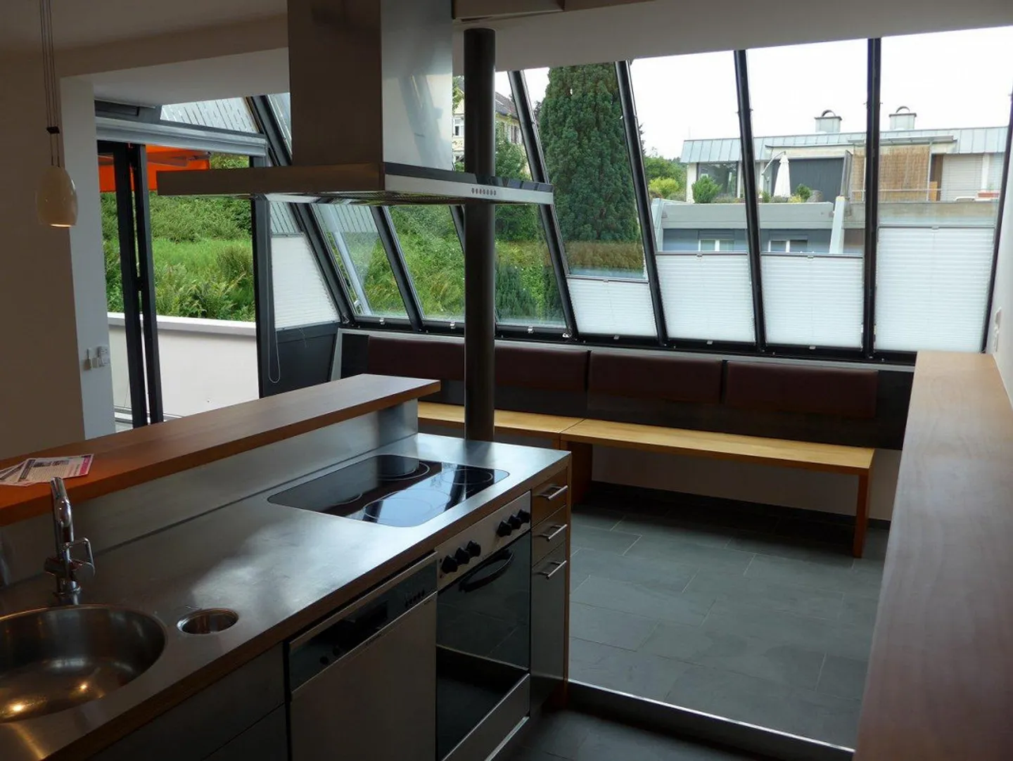 Spacious 5.5 Room Apartment in a Quiet Location with Ownership Standard - Photo 4 of 21