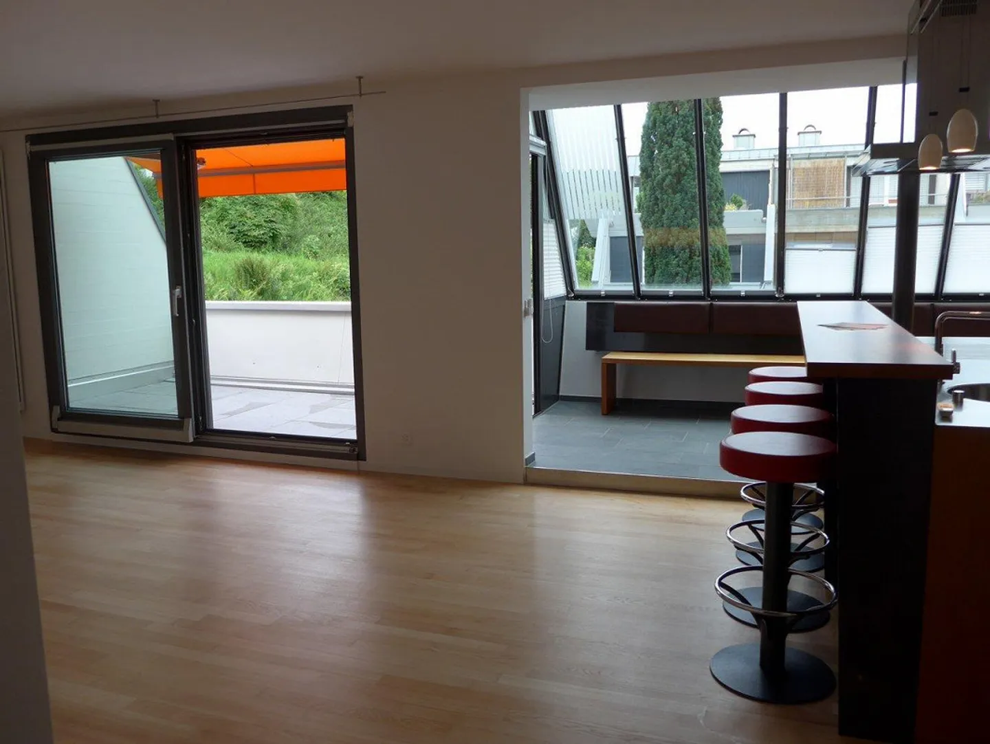 Spacious 5.5 Room Apartment in a Quiet Location with Ownership Standard - Photo 10 of 21