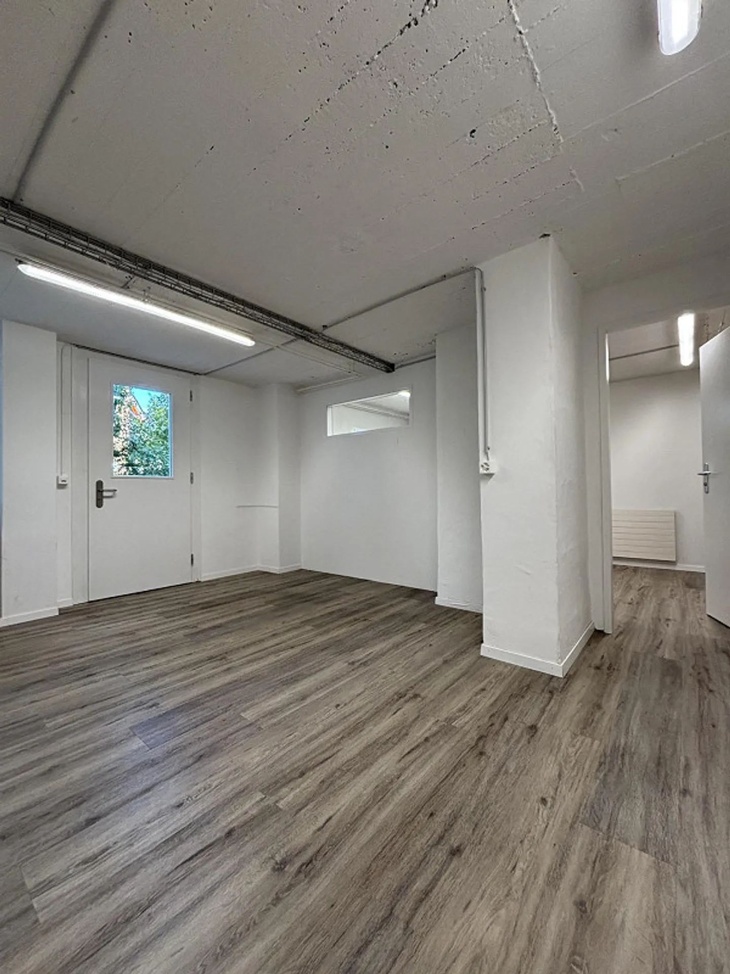 Versatile commercial space with 132 m² - Photo 9 of 10