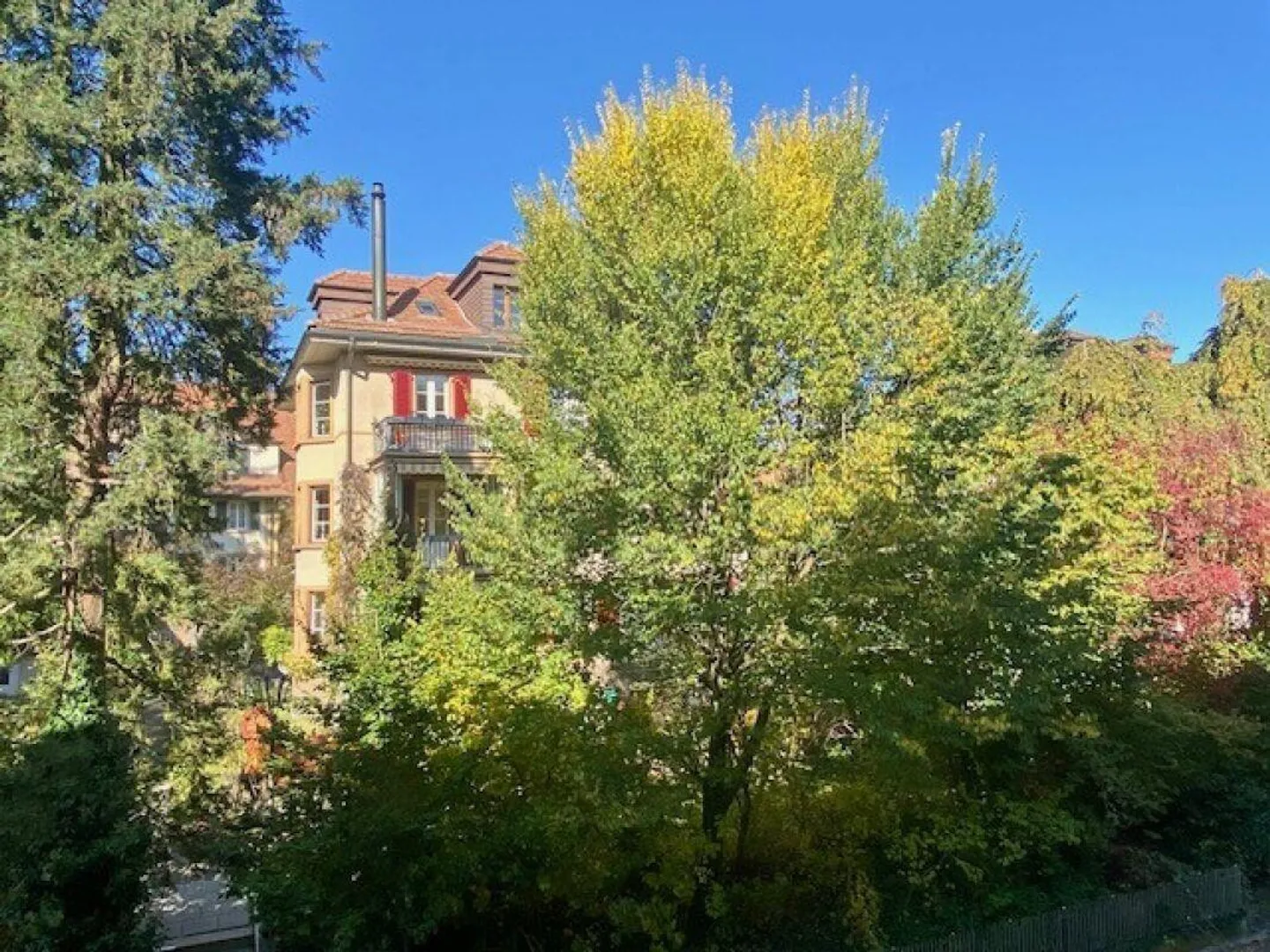 Appartement sous les combles de 2 1/2 pièces avec belle vue - Photo 13 sur 15