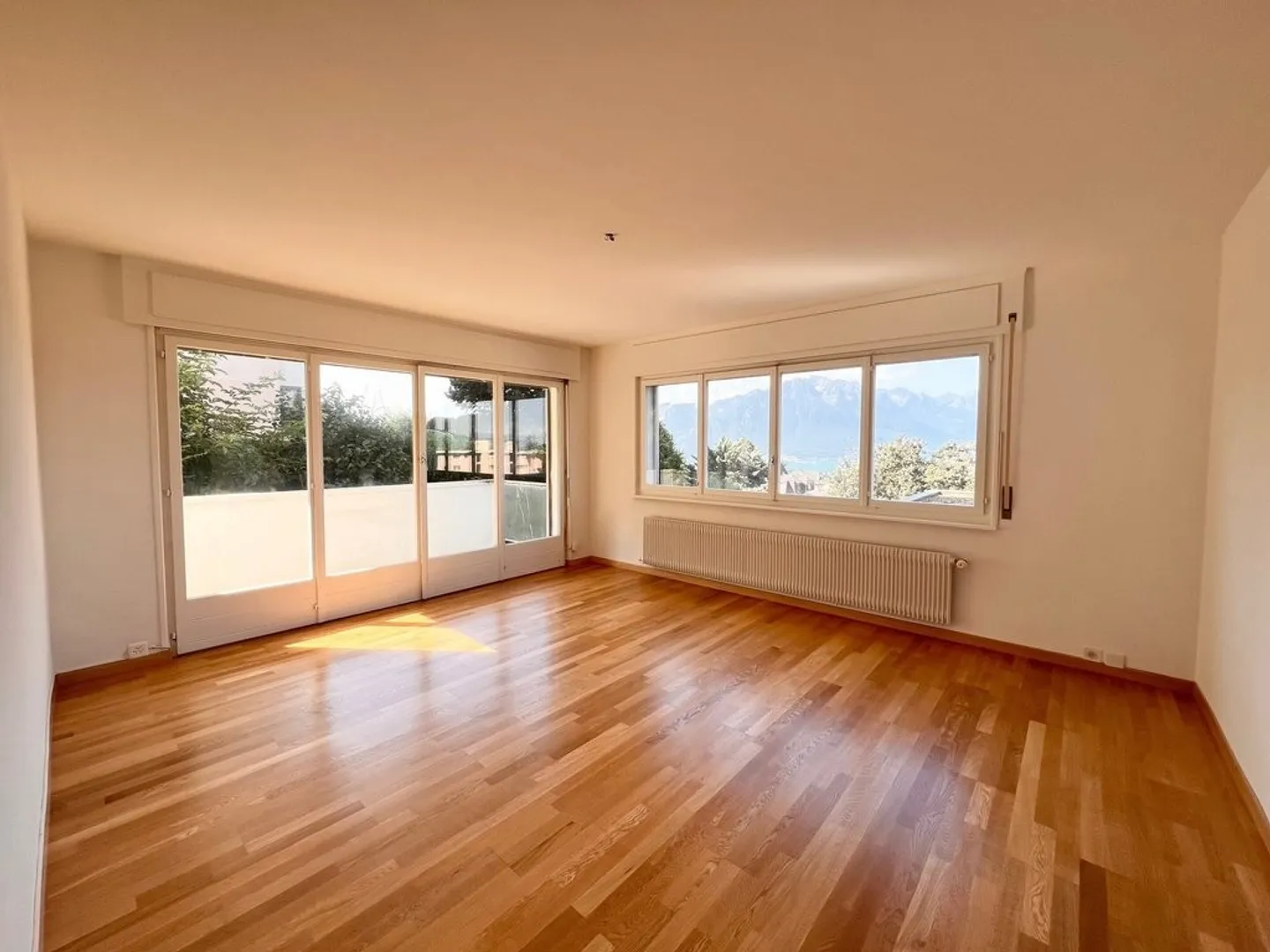 Hébergement spacieux dans un quartier verdoyant - Offre de location à moitié ! - Photo 1 sur 8