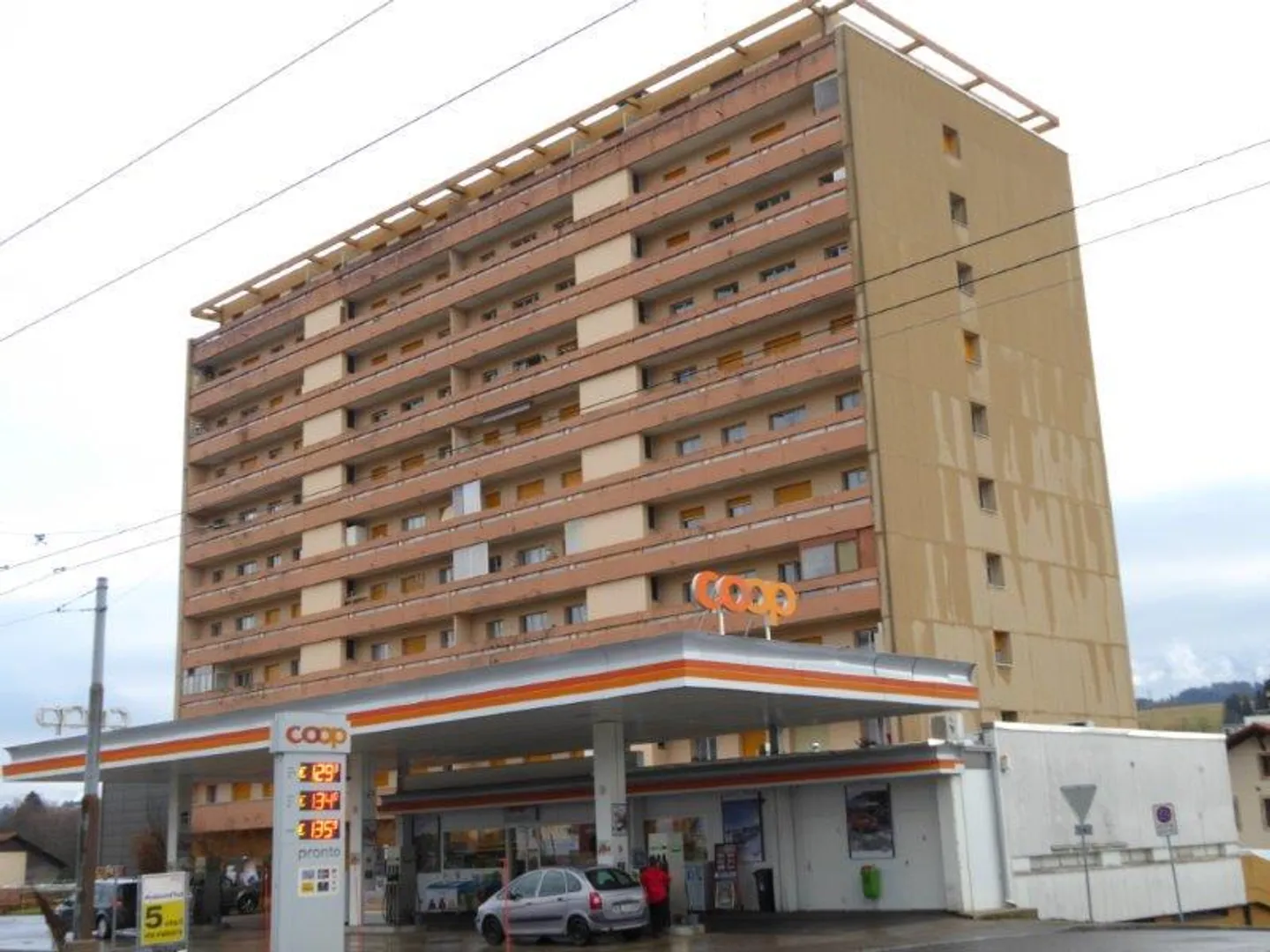 Edificio ad uso misto in vendita - Foto 1 di 5